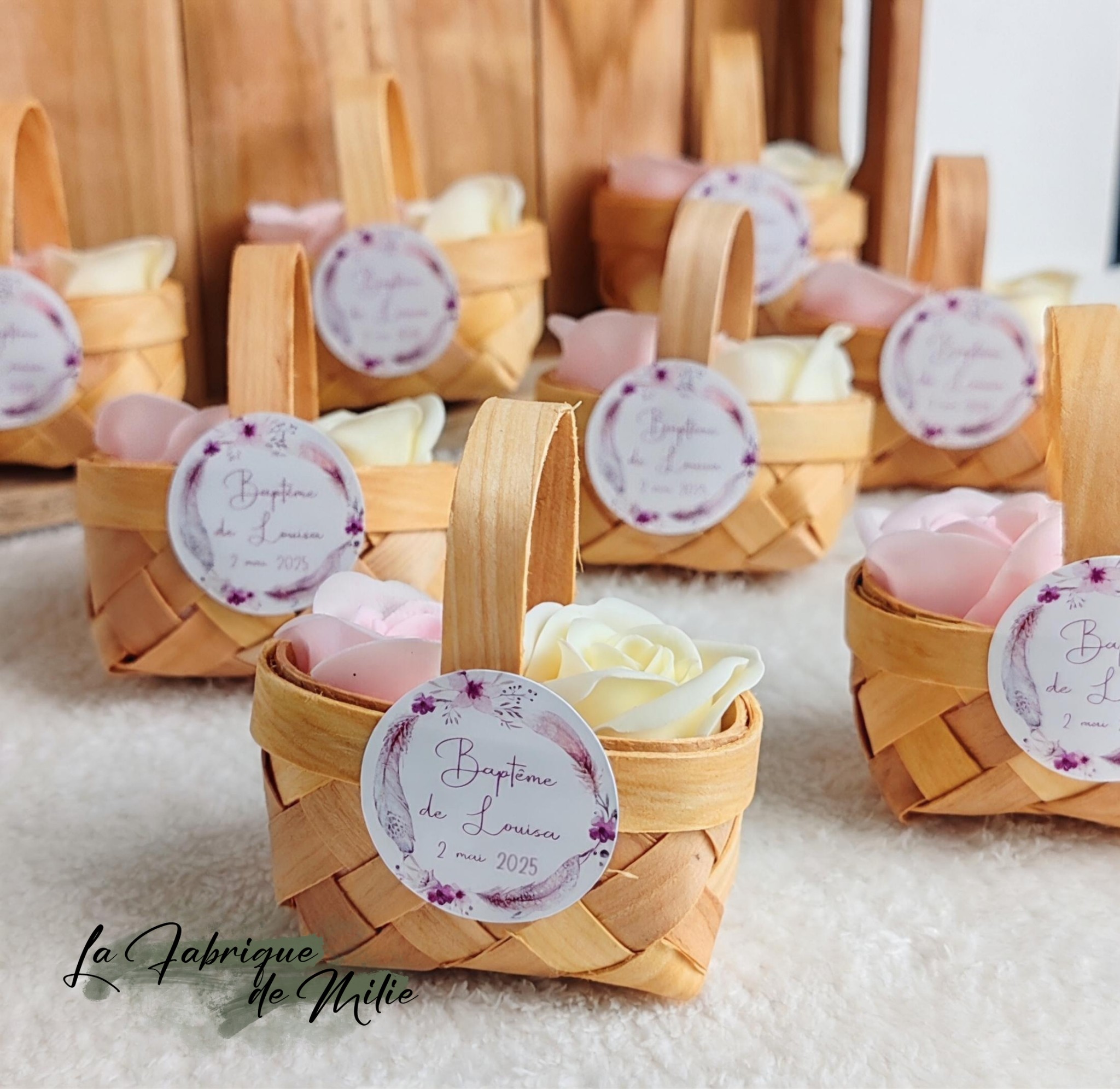 L&rsquo;Écrin de Douceur : Panier aux fleurs de Savon (Sans fleur seché)